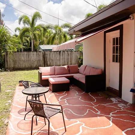 Light & Cozy House In Pompano Beach - Bbq, Patio, Parking Exterior photo