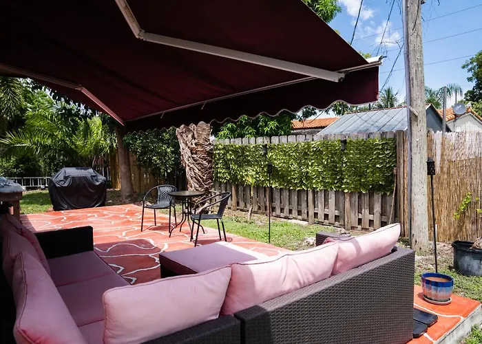 Light & Cozy House In Pompano Beach - Bbq, Patio, Parking