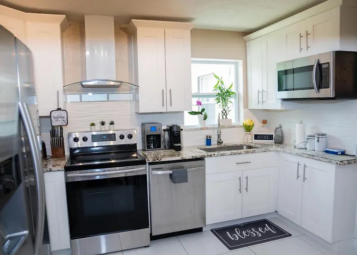 Light & Cozy House In Pompano Beach - Bbq, Patio, Parking